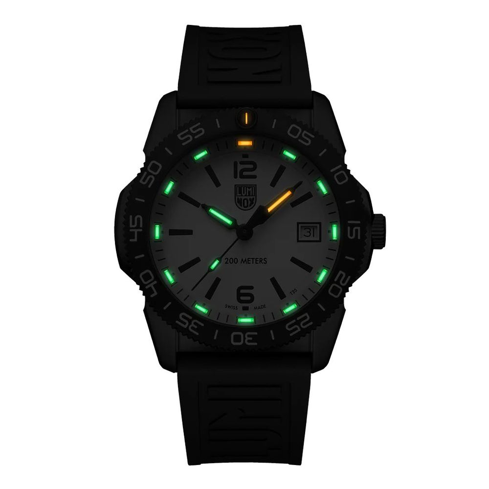 Черен гумен часовник Luminox