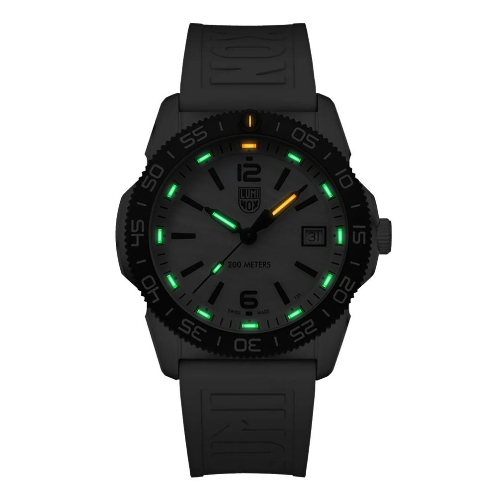 Бял гумен часовник Luminox