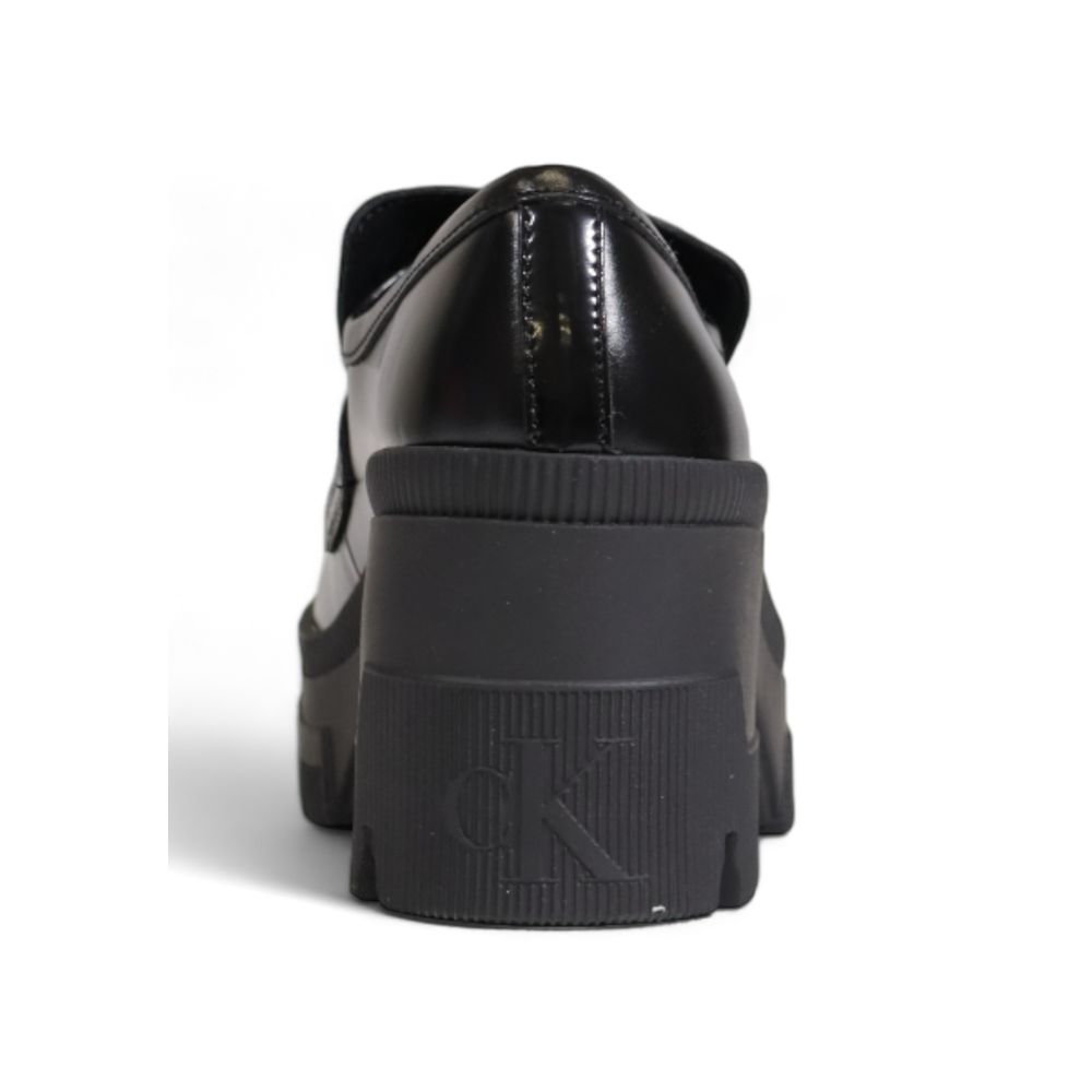 Calvin Klein – Schwarze Lederpumps