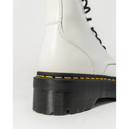 Бели кожени ботуши Dr. Martens