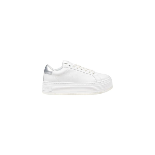 Silberne Ledersneaker von Calvin Klein Jeans