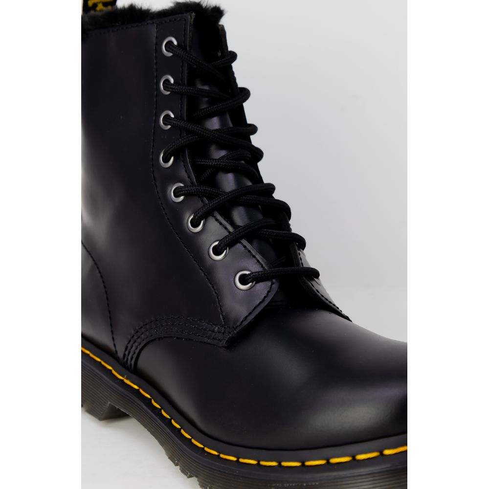 Черни кожени ботуши Dr. Martens