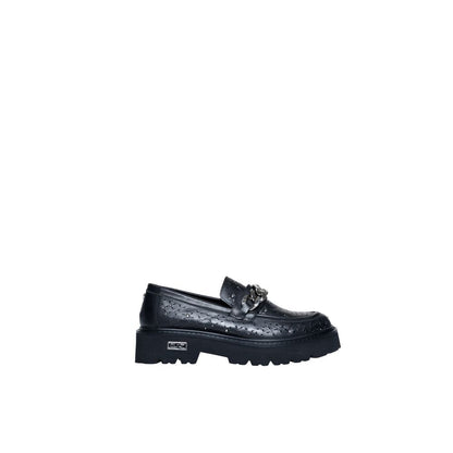 Kultiger flacher Schuh aus schwarzem Leder