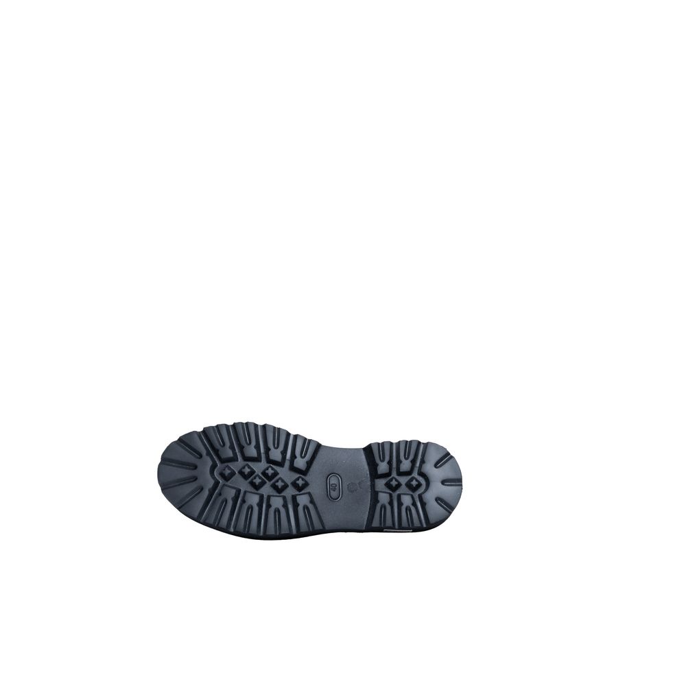 Kultiger flacher Schuh aus schwarzem Leder