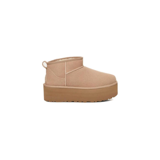 UGG – Beige Wildlederstiefel