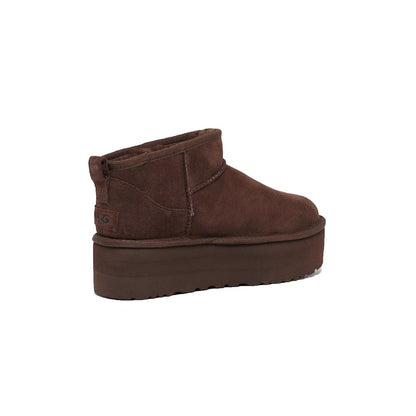 UGG – Braune Wildlederstiefel